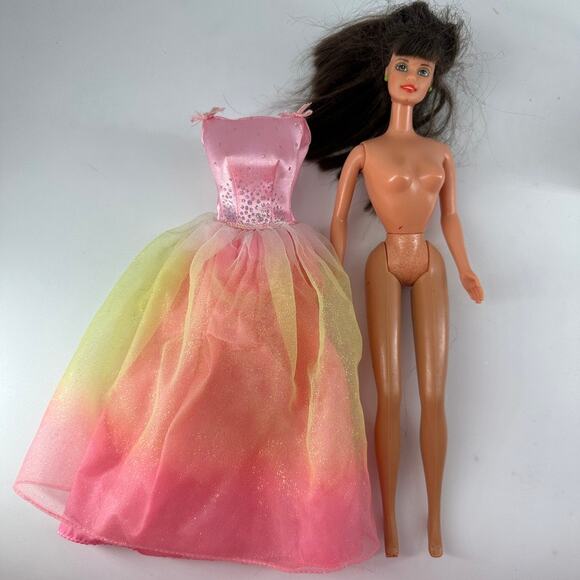Vintage Barbie in Pink Satin Ombré Gown with Glitter Tulle Skirt Collectible - Picture 5 of 11